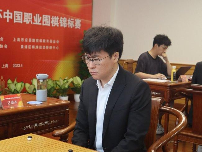 卖高跟鞋的男人