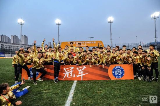 黄小梅黄威一家亲全文阅读,语音朗读