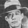 她扒开我的内裤舌头伸进去