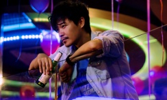 午夜亚洲视频